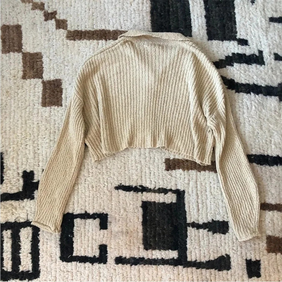 Urban Outfitters Cropped Collared Cardigan Sweater in Light Sand-Size Small NWOT - Picture 4 of 10